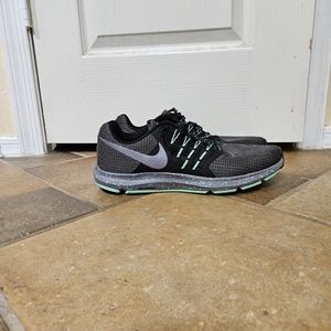 Sneakers brand nike running  size  12 color black and green